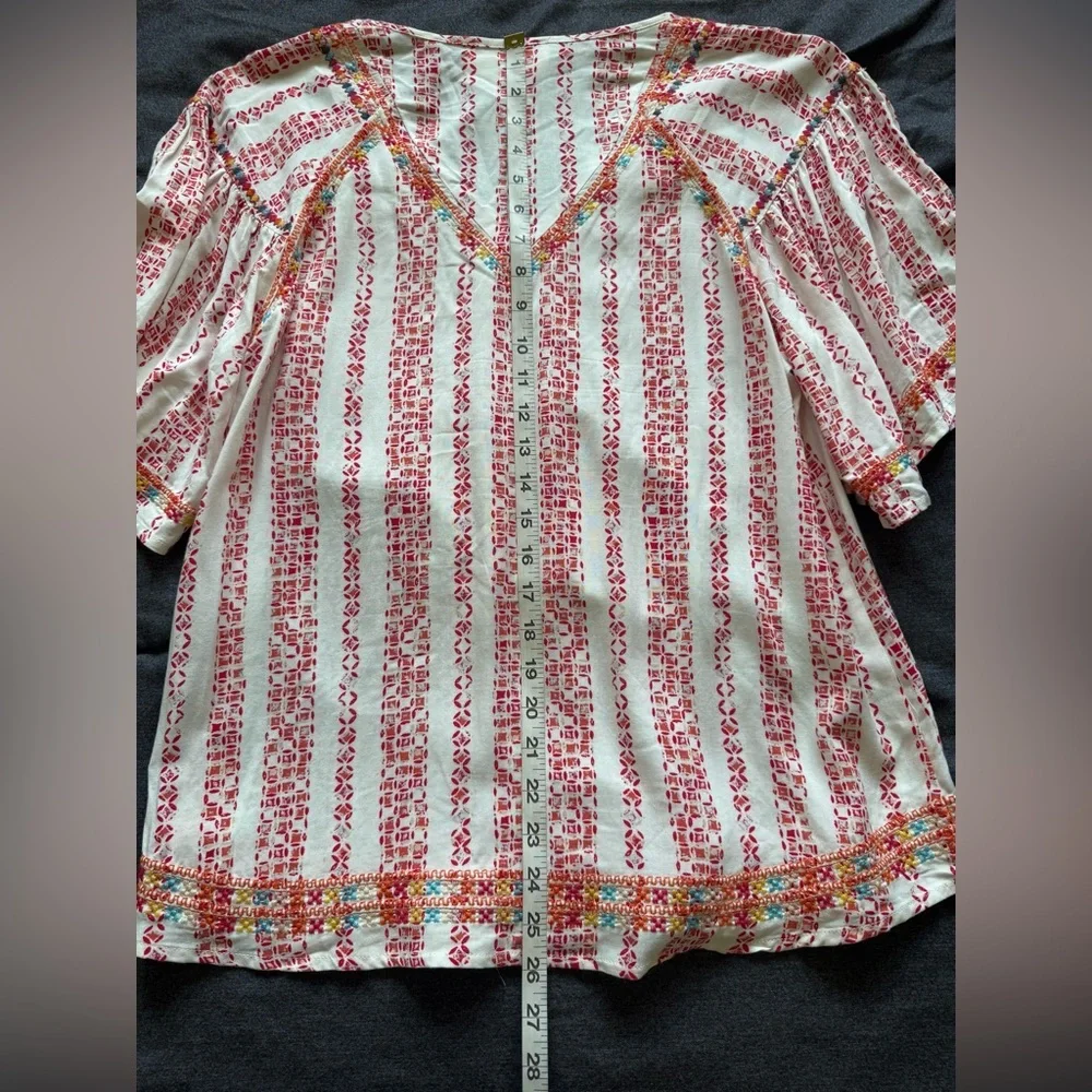 Savanna Jane White Top with Coral Embroidery &Multicolor Accents Size Medium - Picture 12 of 12